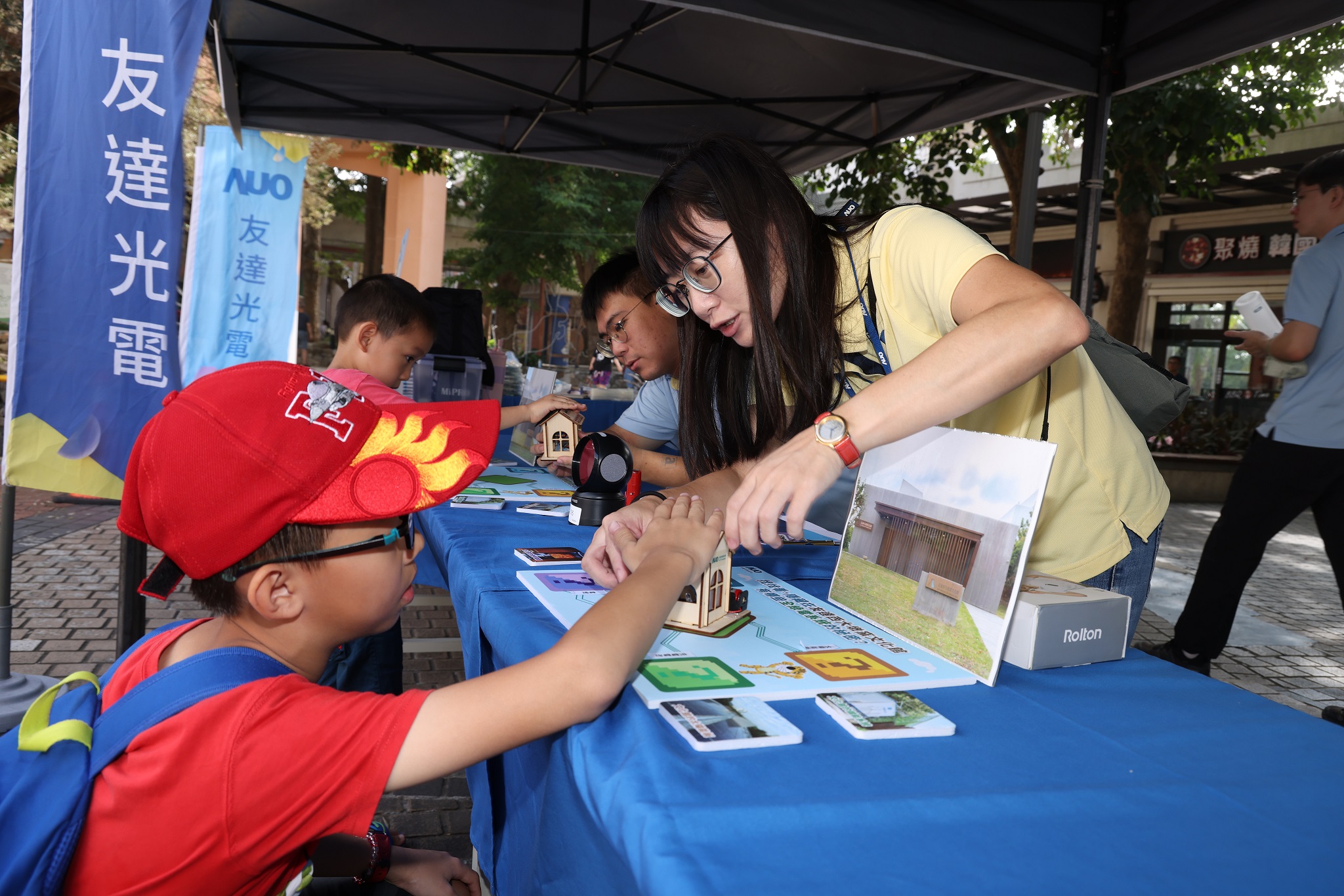 友達投入永續素養教育多年，從自身的環境教育場域走入校園、各式活動現場，合作夥伴亦擴及到NGO、公部門與供應鏈，豐碩成果獲「社會共融領袖獎」
