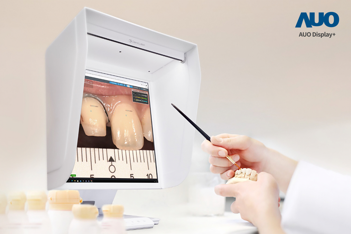達擎智慧牙科比色解決方案獲得2025智慧顯示應用大賞之智慧醫療獎，透過獨家色彩還原運算及AI技術，以搭載友達A.R.T.先進抗反光顯示器，擬真還原影像，提升假牙製作效率並大幅降低重製率